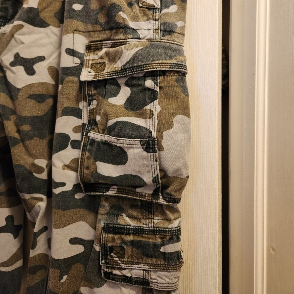 Boulder Creek Trading Company Gray Green Cargo Pants Men's Sz 44x27 - Picture 3 of 7